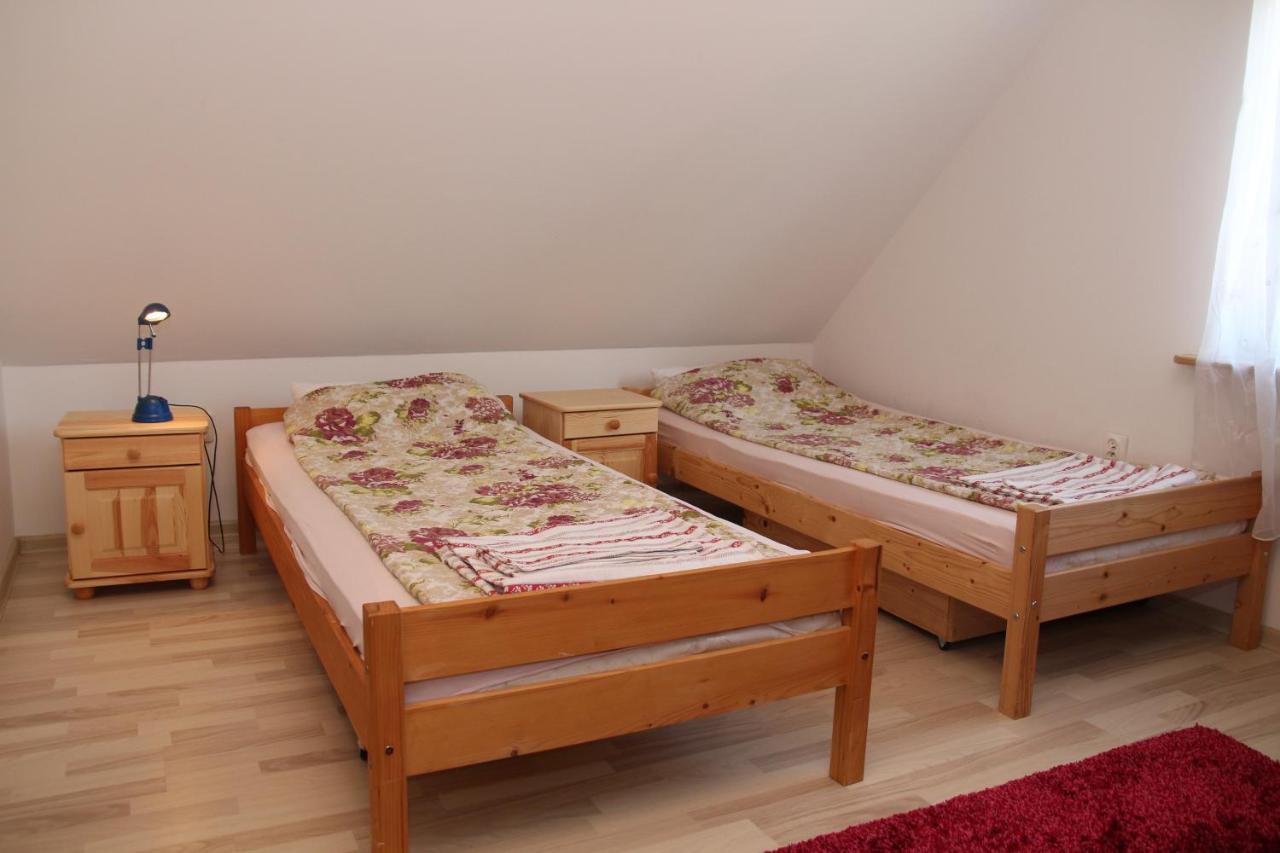 Villa Zamsowka Guciow Esterno foto